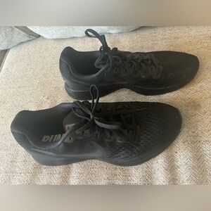 Men’s Nike Zoom Pegasus 34, size 11